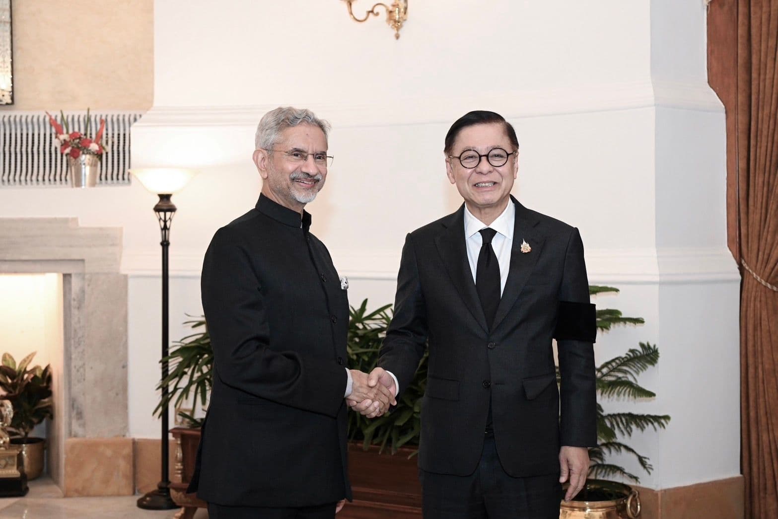 รัฐมนตรีว่าการกระทรวงการต่างประเทศพบหารือกับรัฐมนตรีว่าการกระทรวงการต่างประเทศอินเดีย