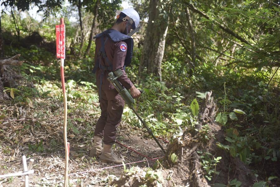 ญี่ปุ่นช่วยเหลือกัมพูชา 10 ล้านดอลล์ กำจัด 'ทุ่นระเบิด' ตกค้างจากสงคราม