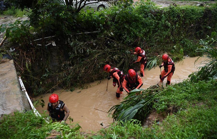 ดินถล่มจากฝนตกหนักในกวางตุ้ง ดับ 3 หาย 1