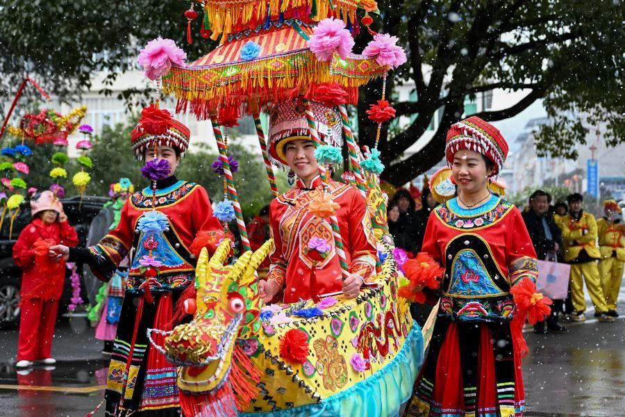 ศิลปะพื้นบ้าน 'ลี่ชวน เติงเกอ' สร้างสีสันในหูเป่ย