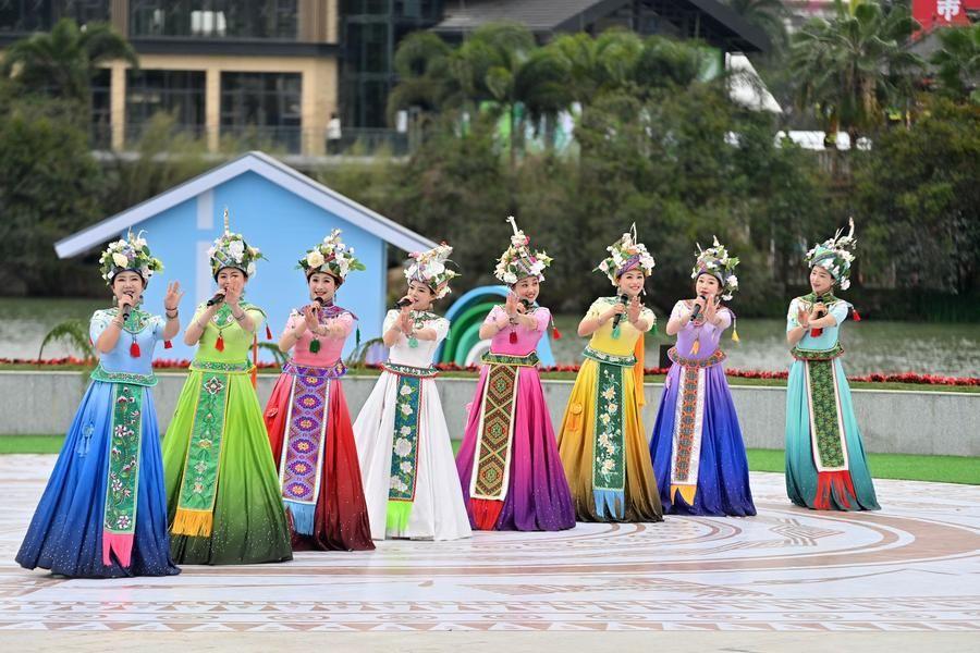 สีสันฉลองเทศกาล 'ซานเย่ว์ซาน' คึกคักในกว่างซี