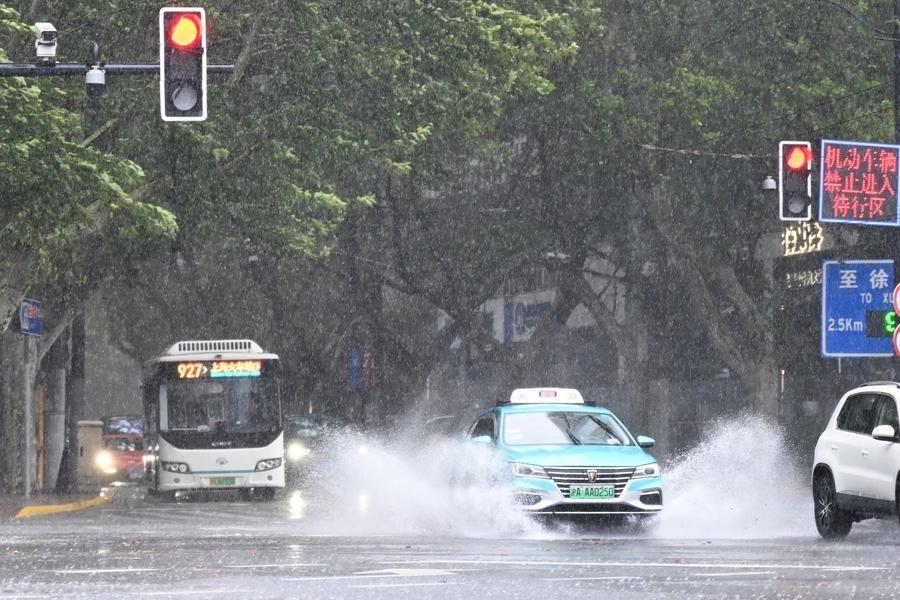 ฝนตกหนักใน 'เซี่ยงไฮ้' อิทธิพลไต้ฝุ่นกองเร็ย