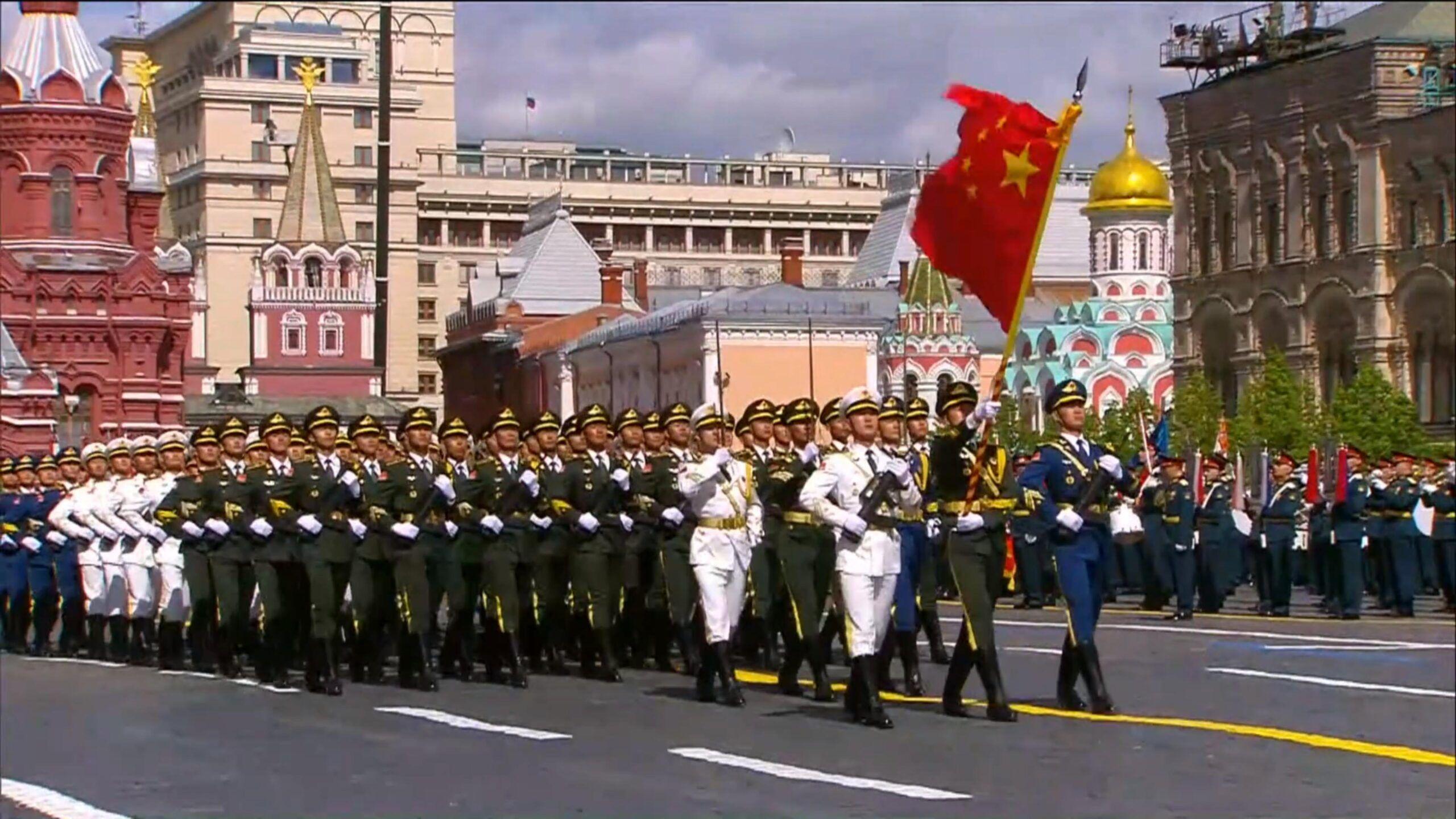 กองทหารเกียรติยศ PLA ร่วมสวนสนาม 'วันแห่งชัยชนะ' ในรัสเซีย