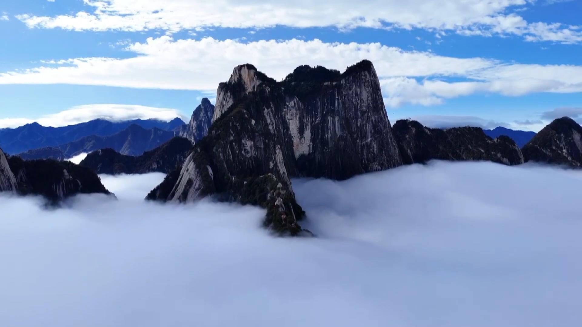 คลื่นหมอกหนาห่มคลุมขุนเขา 'ฮว่าซาน' สวยชวนฝันยามสารทฤดู