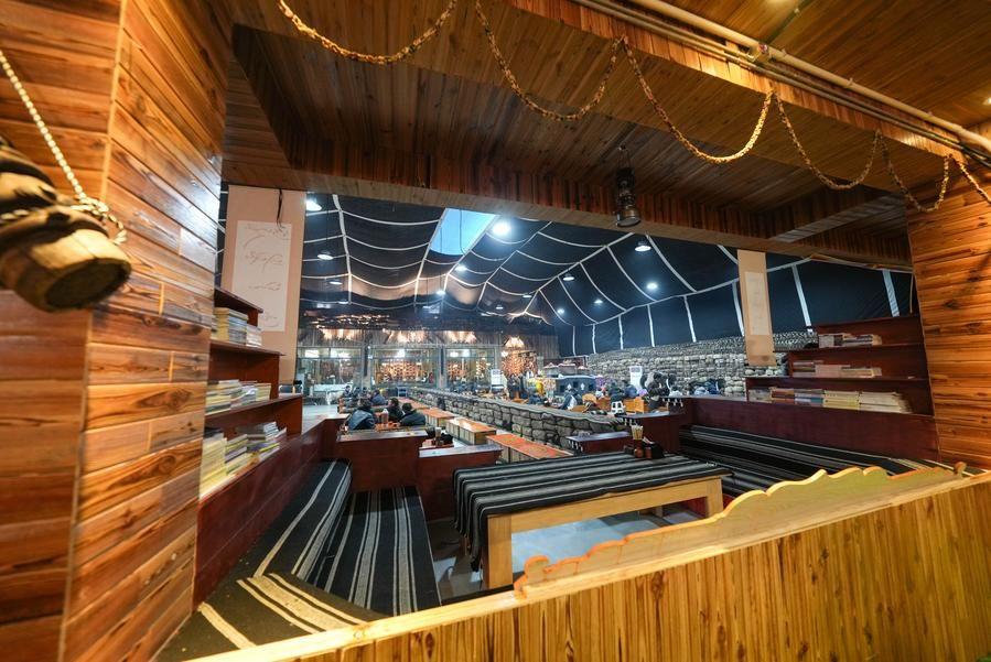 จิบชา ดูของโบราณ เรียนรู้ชีวิตชนร่อนเร่ที่ 'ร้านน้ำชาสไตล์ทิเบต