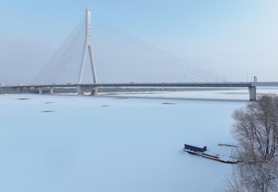 ฮาร์บินปิดสัญจร 'แม่น้ำซงฮวา' แข็งค้างเป็นลานขาว