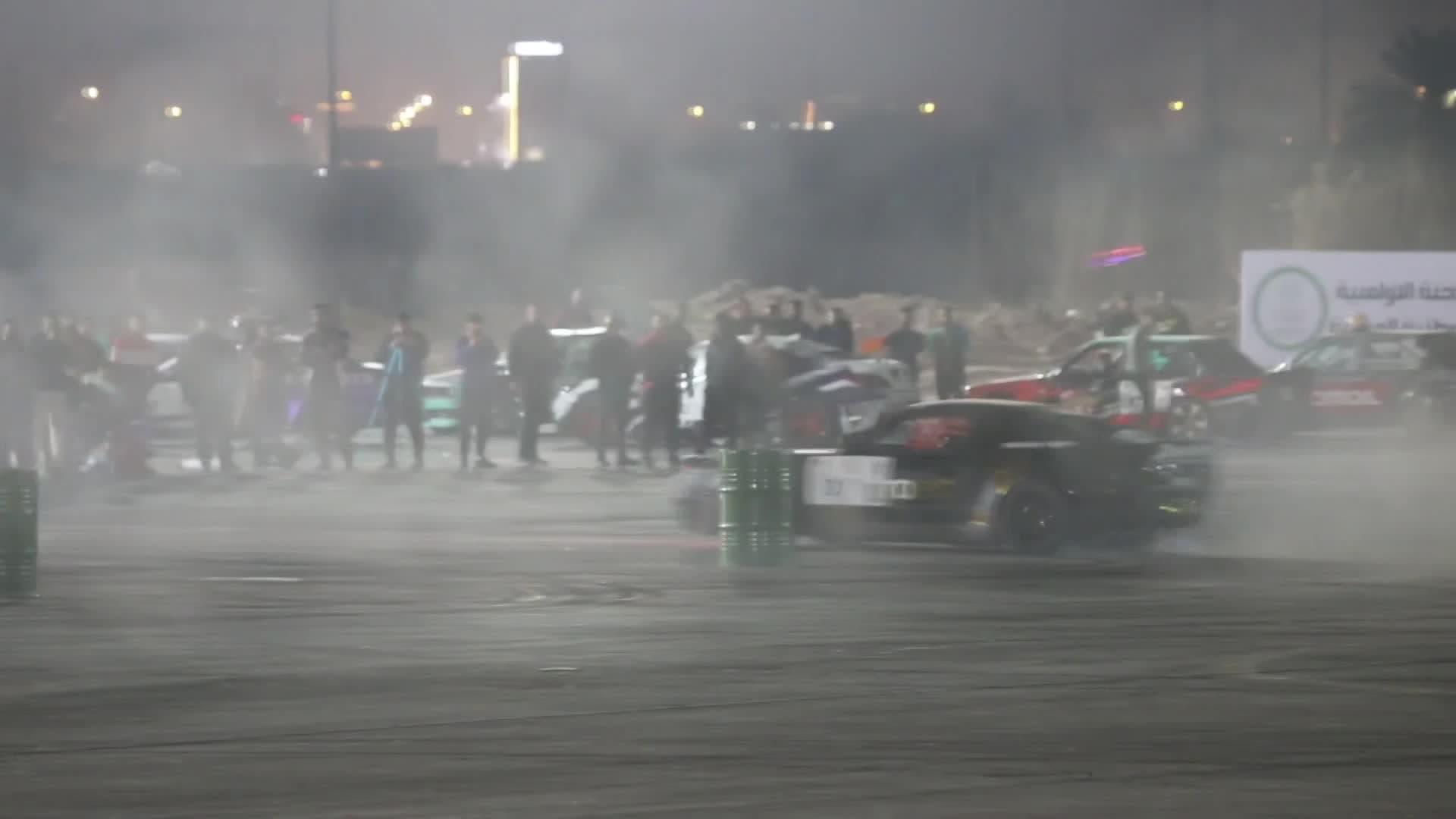 อิรักจัดแข่ง 'ดริฟต์รถ' เมามันควันโขมง