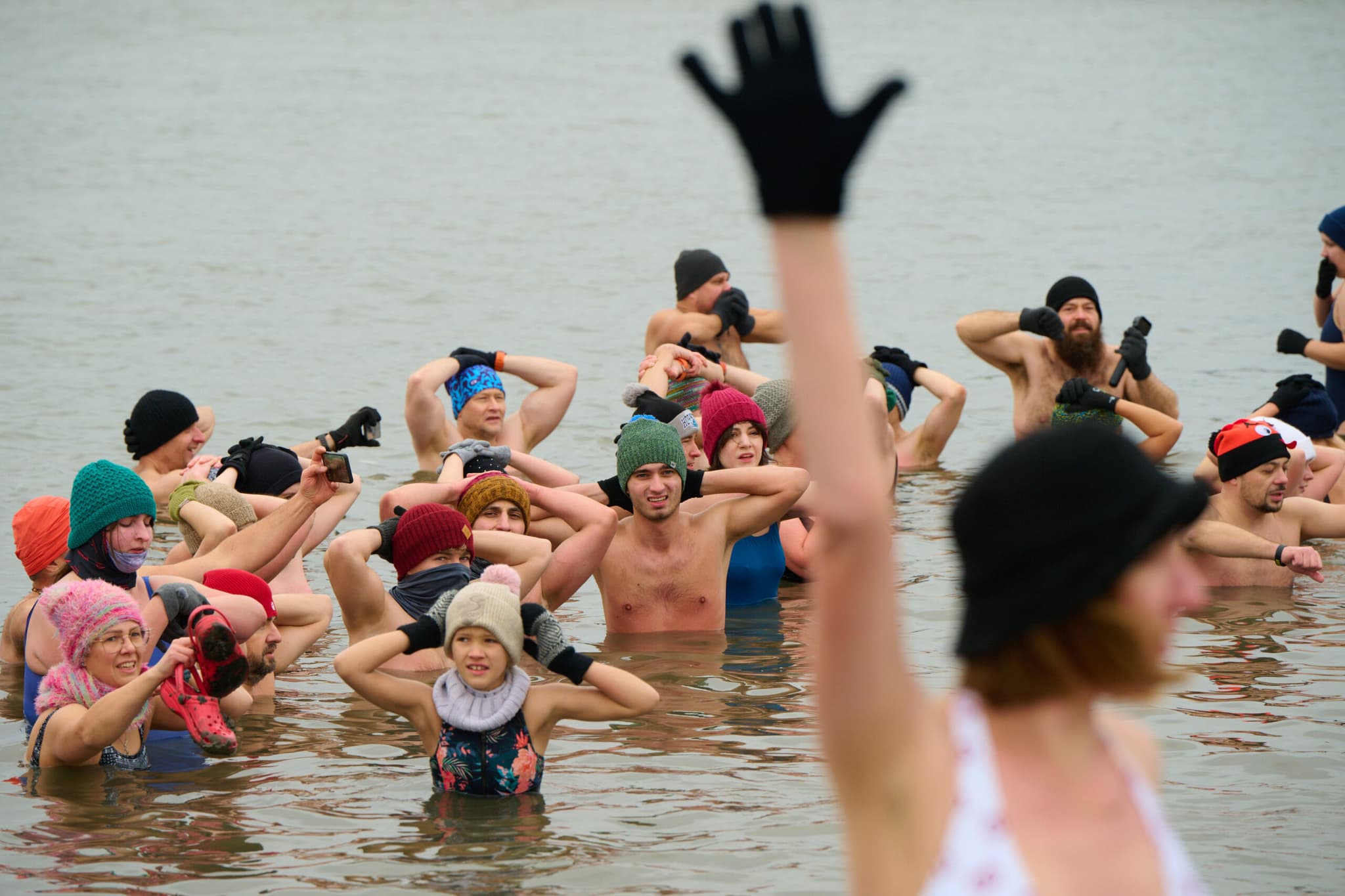 ชาวโปแลนด์กระโดดลงน้ำเย็น ร่วมกิจกรรม 'ว่ายน้ำฤดูหนาว