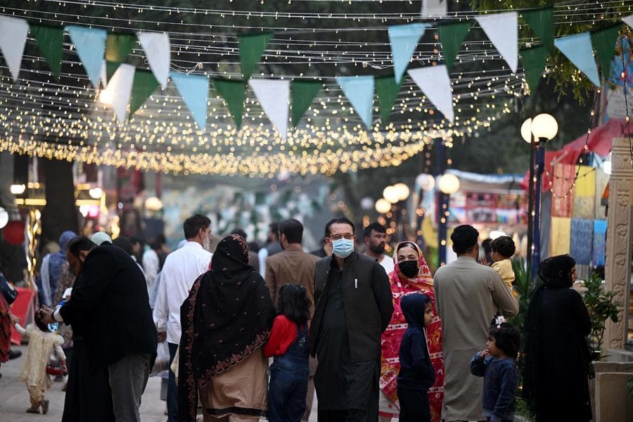 ศิลปินอวดผลงานสร้างสรรค์ รับ 'เทศกาลลก เมลา' ในปากีฯ