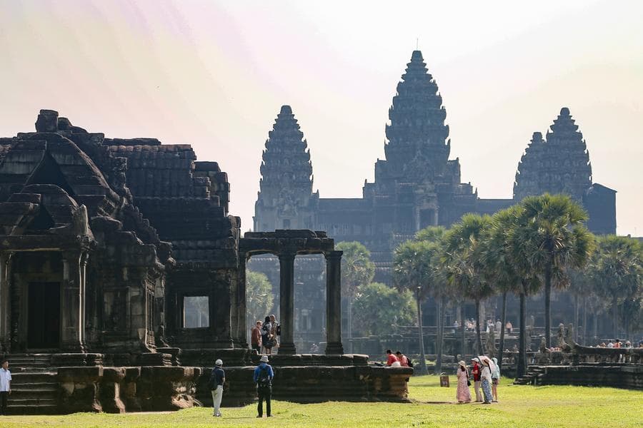กัมพูชารับมอบ 'แคร่รถขนสินค้า' ใหม่จากจีน 60 คัน เสริมทัพขนส่งทางราง