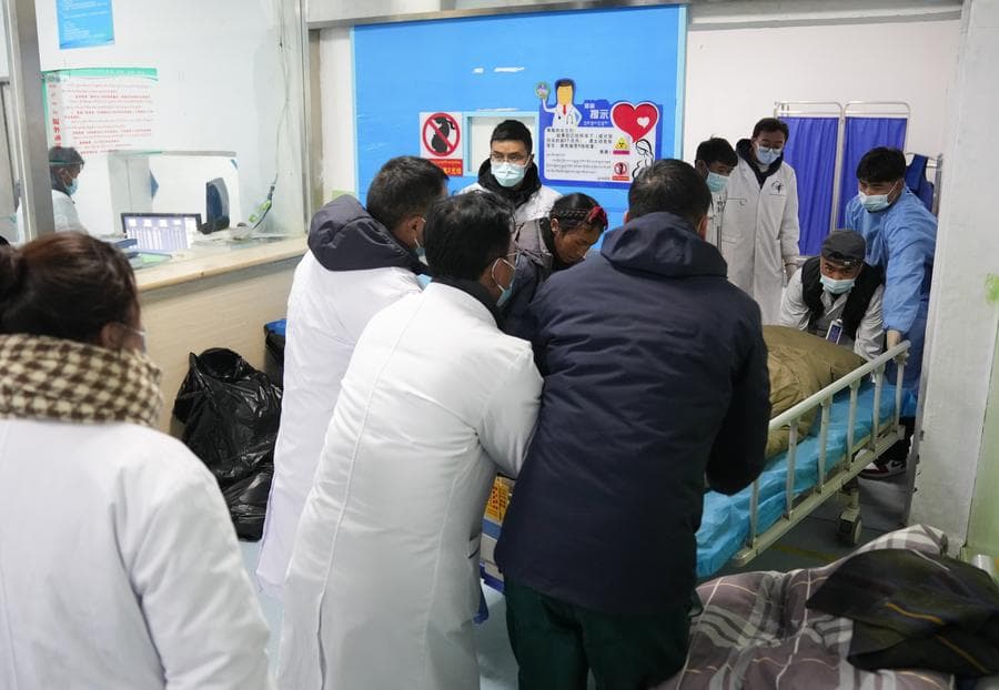 ทีมกู้ภัยเดินหน้าบรรเทาทุกข์-ช่วยเหลือเหตุ 'แผ่นดินไหว' ในทิเบต