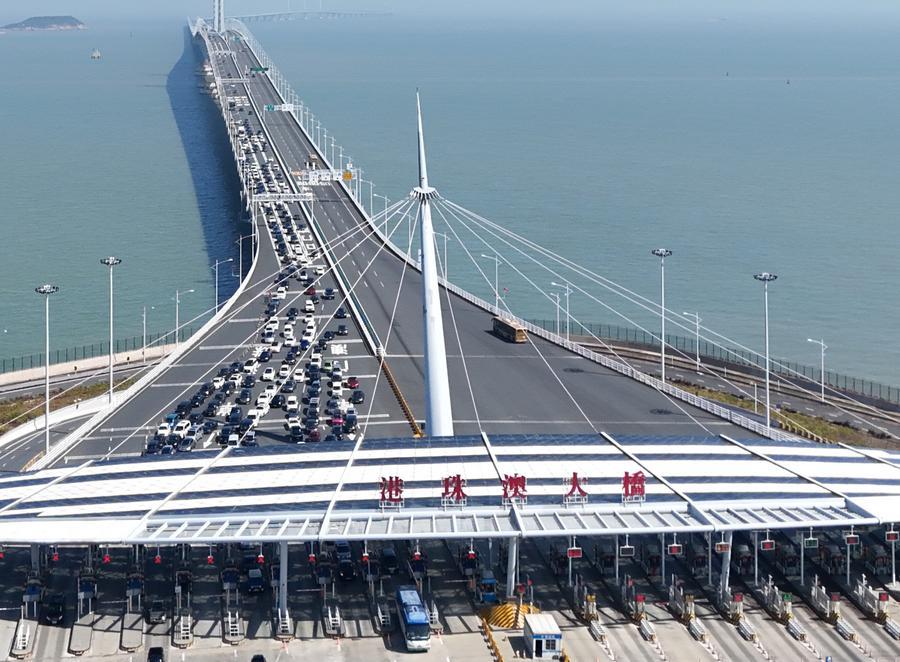 สะพานฮ่องกง-จูไห่-มาเก๊า รับนักเดินทางกว่า 27 ล้านครั้งในปี 2024