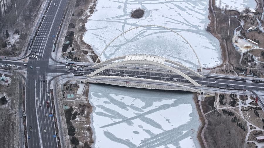 หิมะขาวห่มคลุม 'อิ๋นชวน' ในหนิงเซี่ย