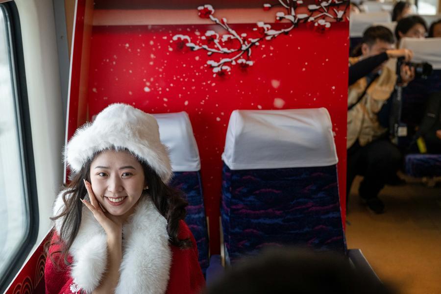 ฮาร์บินเปิด 'รถไฟท่องเที่ยว' ธีมน้ำแข็ง-หิมะ ดึงนทท.สายถ่ายรูป