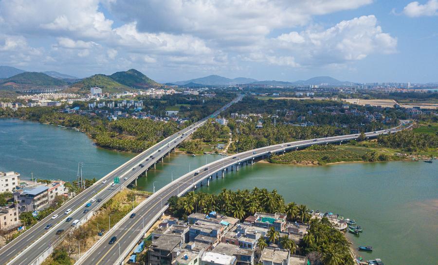 ทิวทัศน์ 'ถนนวงแหวน' ชมวิวธรรมชาติในไหหลำ