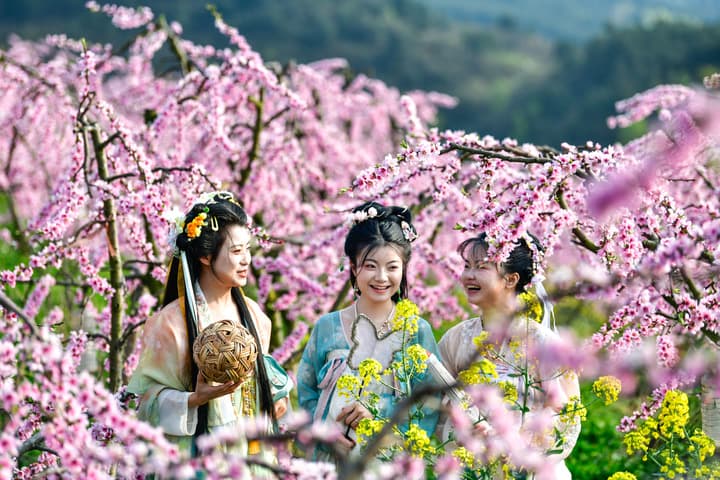 อำเภอในกุ้ยโจวผสาน 'เกษตร-ท่องเที่ยว' หนุนพัฒนาชนบท