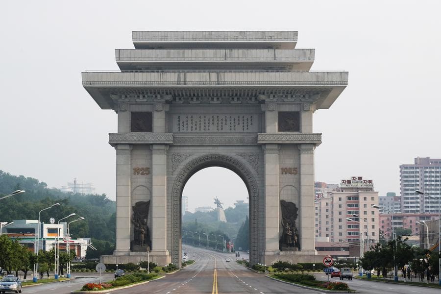 คิมจองอึนพบปะจนท.อาวุโสของรัสเซียใน DPRK