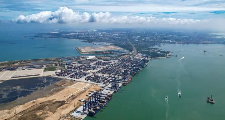 จีน 'ขนส่งสินค้าผ่านท่าเรือ' 5.75 พันล้านตันใน 4 เดือนแรกของปี 2025
