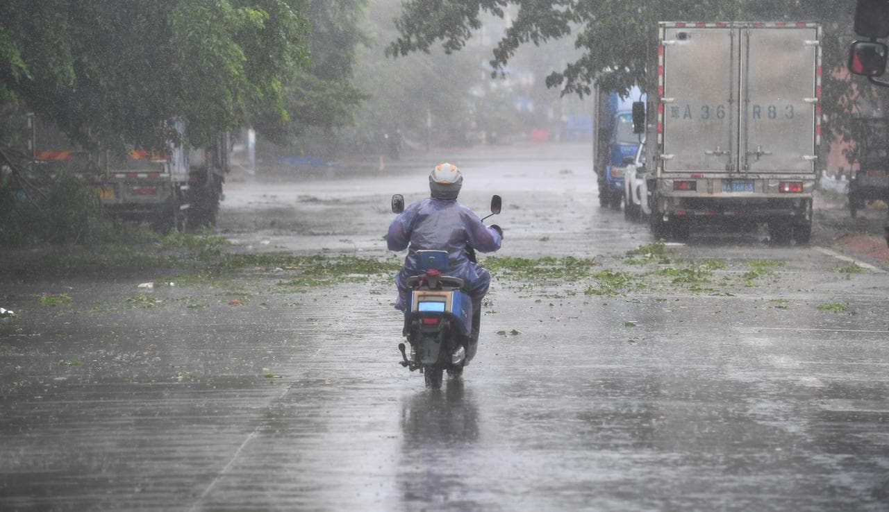 จีนเตือนภัย 'พายุฝน' ในหลายมณฑล