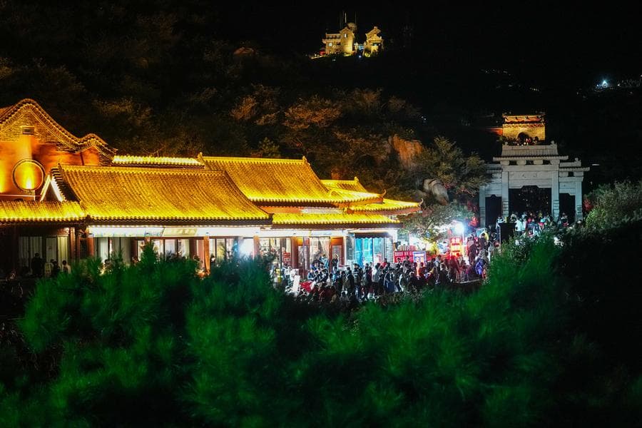 เที่ยวชม 'ภูเขาไท่ซาน' ตั้งแต่รุ่งสางจนพลบค่ำในซานตง