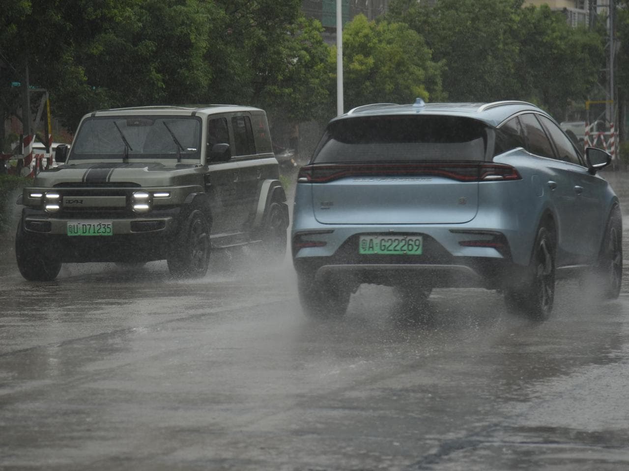 จีนเตือนหลายมณฑลเฝ้าระวัง ภัยพายุฝน น้ำป่าไหลหลาก และ ธรณีพิบัติภัย