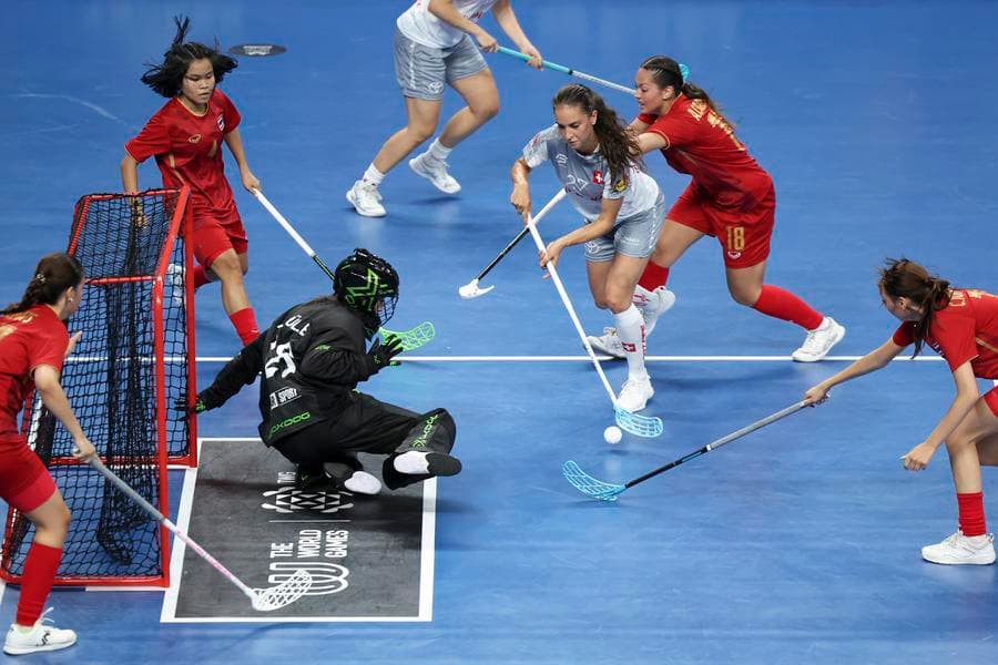 ประมวลภาพการแข่งขัน 'ฟลอร์บอลหญิง' สวิตฯ ดวลไทย ศึกกีฬาโลก 2025