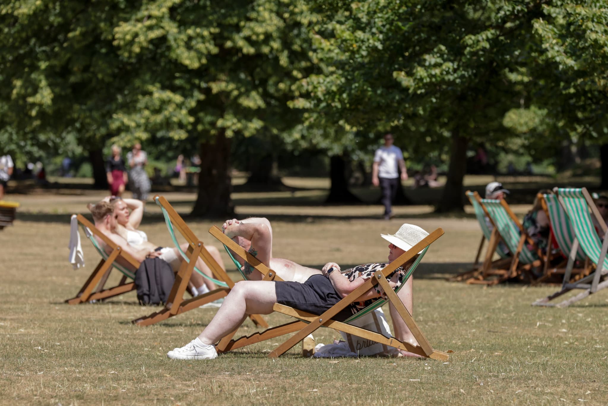 นักวิจัยชี้หนุ่มสาว 'สูบบุหรี่ไฟฟ้า' เสี่ยงติดบุหรี่จริง-สารพัดปัญหาสุขภาพ