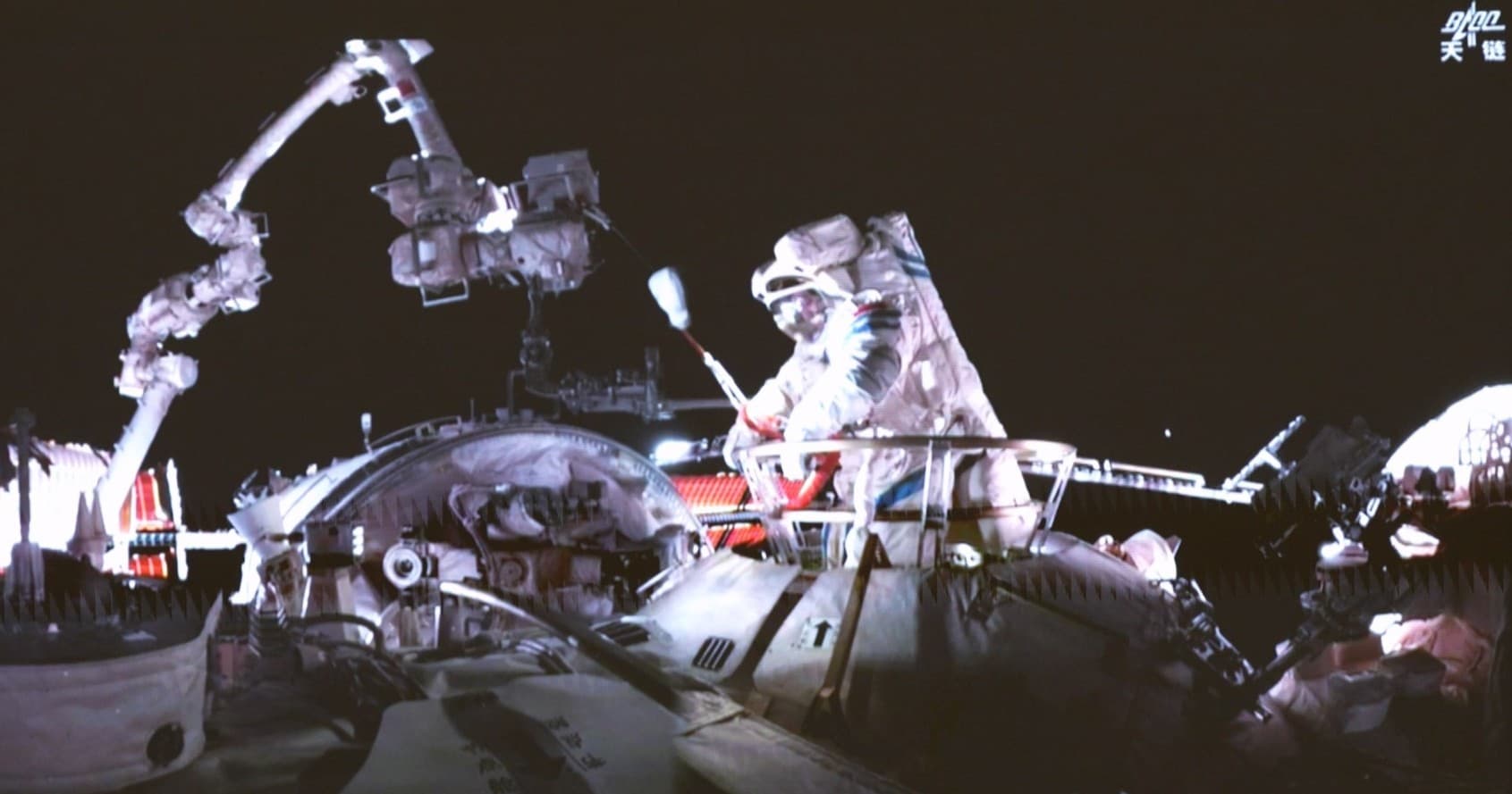 ทีมนักบินอวกาศเสินโจว-20 เตรียม 'เดินอวกาศ' ครั้งที่ 3