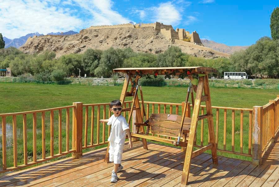 แลนด์มาร์กท่องเที่ยวใน 'ถ่าสือคู่เอ่อร์ก้าน' ต้อนรับผู้คนคึกคัก