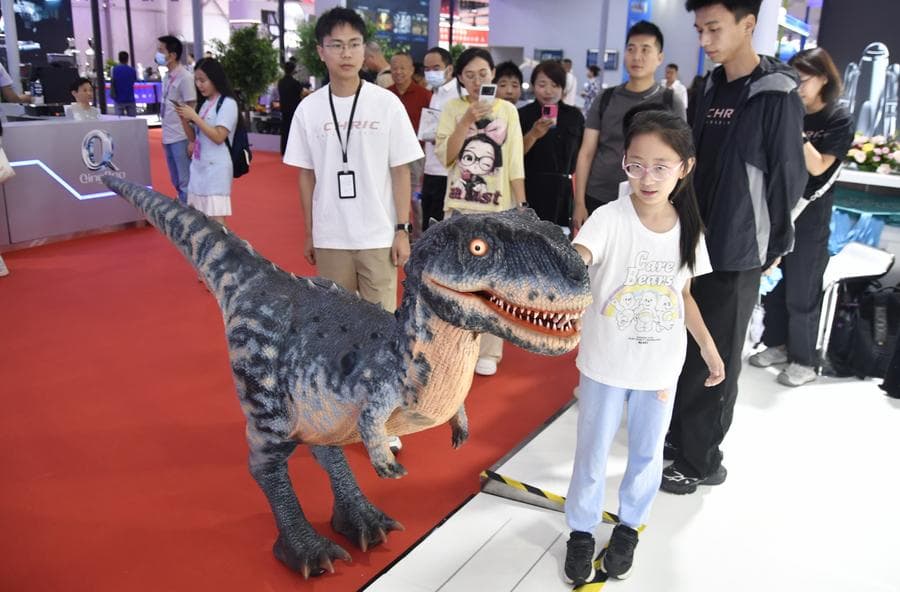 ประชุมหุ่นยนต์โลก 2025 เผยเทรนด์ 'หุ่นยนต์อัจฉริยะเชิงกายภาพ' ในอนาคต