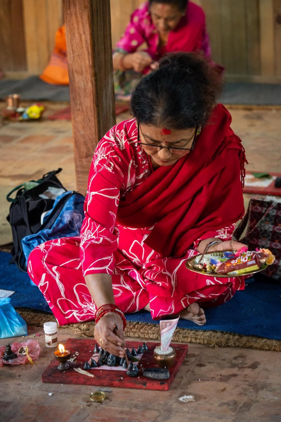 ชาวพุทธเนปาลสร้างเจดีย์จิ๋ว ฉลอง 'เทศกาลกุนลา