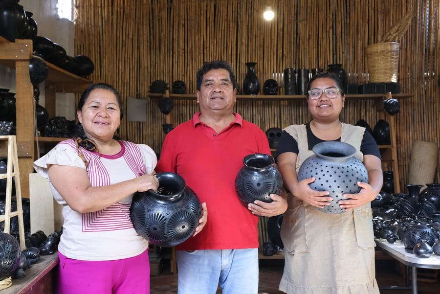 งานสร้างสรรค์ 'เครื่องปั้นดินเผาสีดำ' สุดประณีตในเม็กซิโก