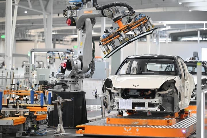 ทัพรถ NEV จากหลิ่วโจว ดาวเด่นงาน CAEXPO ครั้งที่ 22