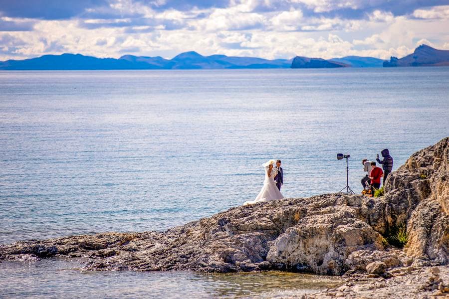 ทิวทัศน์ 'ทะเลสาบน่ามู่ชั่ว' สวยชวนฝันบนแดนหลังคาโลก