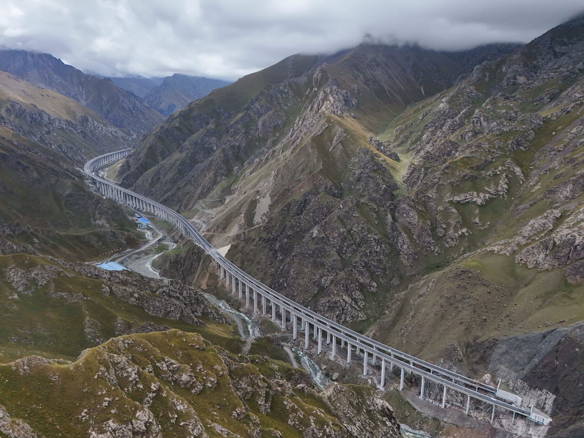 ซินเจียงเดินหน้าพัฒนา 'โครงสร้างพื้นฐาน' อย่างรอบด้าน