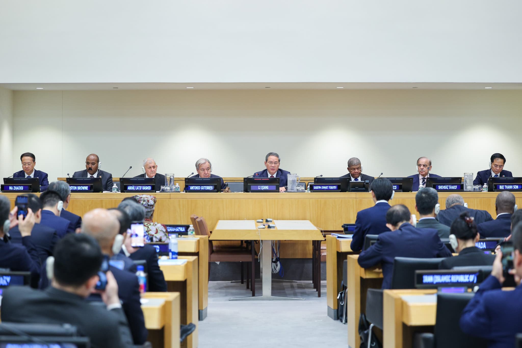 หลี่เฉียง : จีนพร้อมร่วมมือทุกฝ่ายดำเนินงาน 'แผนริเริ่มการพัฒนาโลก