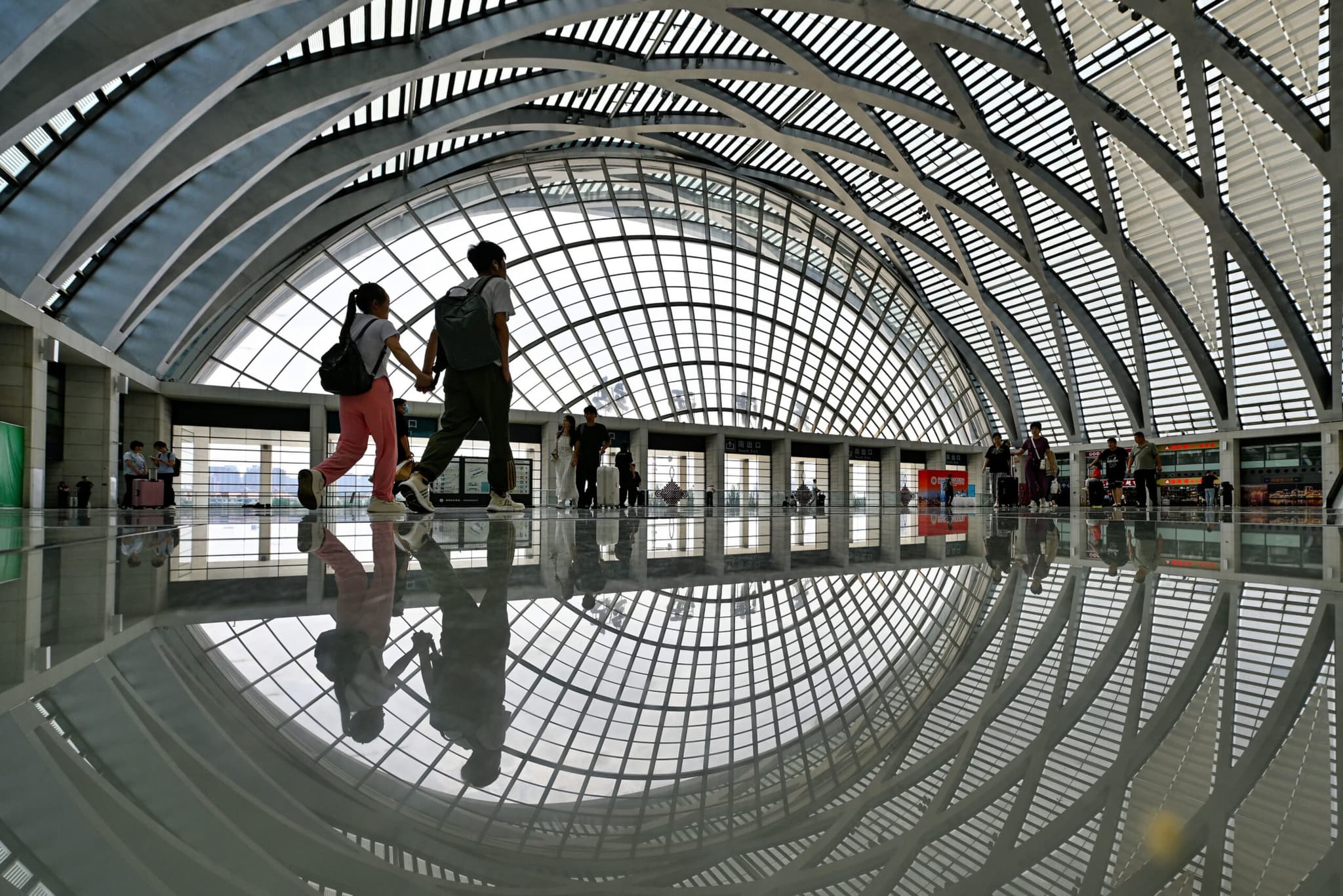 ยอดโดยสาร-ขนส่งสินค้า 'มหกรรมเดินทางฤูดูร้อน' ในจีนสูงเป็นประวัติการณ์