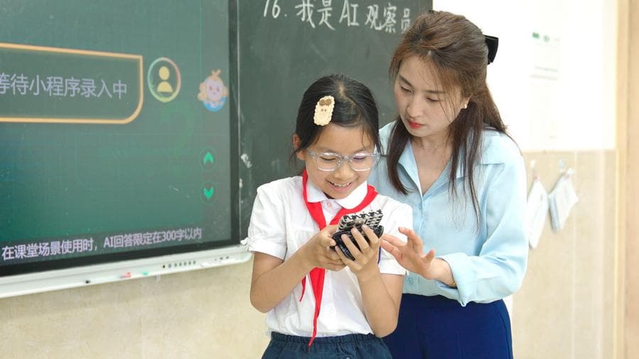 จีนยกย่อง 'ครูตัวอย่าง' รับวันครูแห่งชาติ