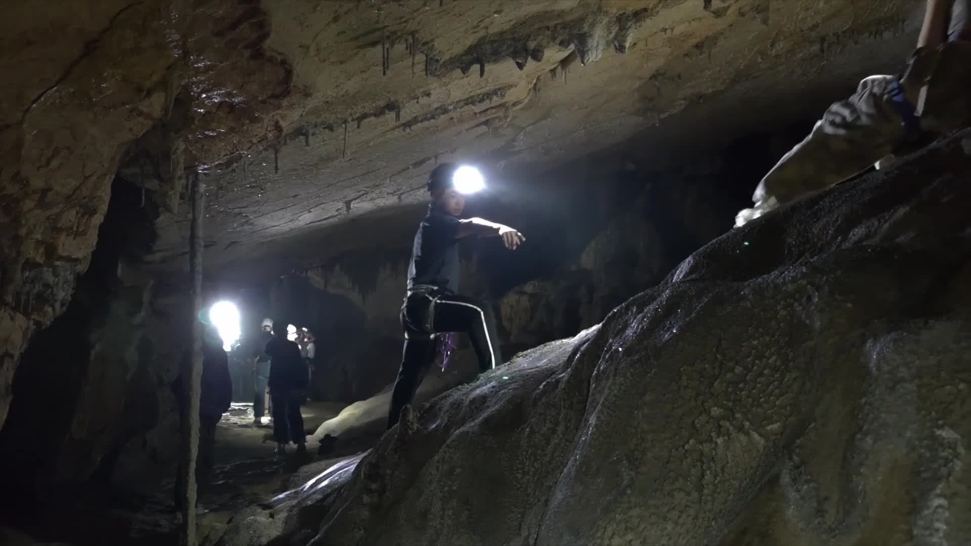 ถ้ำหินปูน' ดึงดูดนักท่องเที่ยวเยือนกุ้ยโจว สร้างรายได้หลักพันล้านหยวน