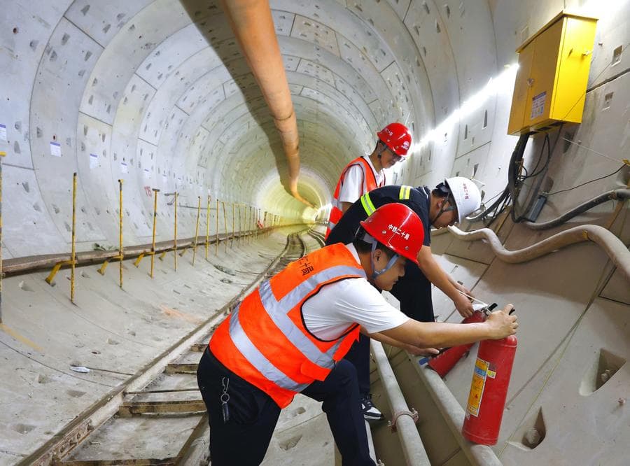 งานสร้าง 'อุโมงค์รถไฟ' สองแห่ง เจาะทะลุถึงกันในเซินเจิ้น