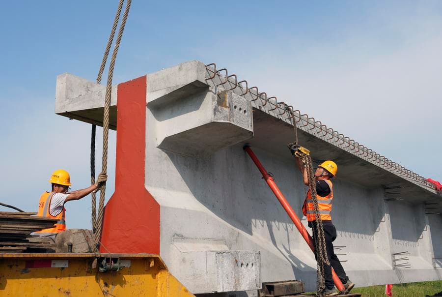 งานติดตั้ง 'คานสะพานใหญ่' ของทางรถไฟในเฮยหลงเจียง