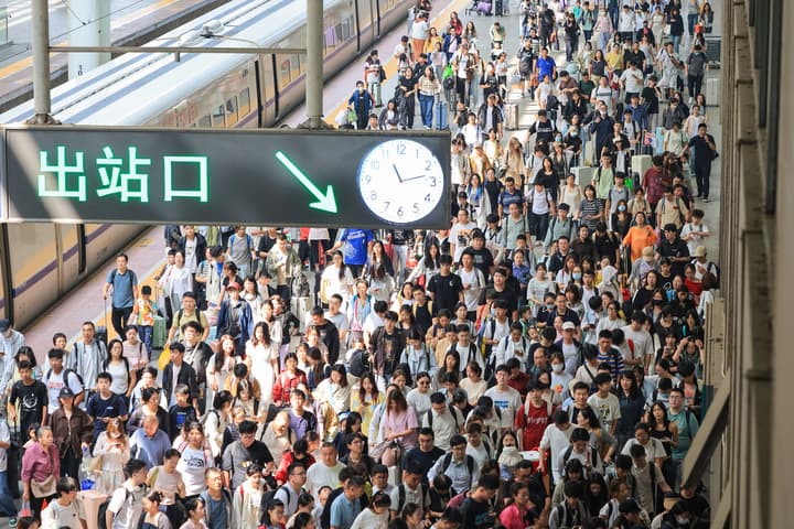 จีนคาดเจอ 'ฝนตก-อุณหภูมิลดต่ำ' ช่วงมหกรรมเดินทางกลับหลังหยุดยาววันชาติ