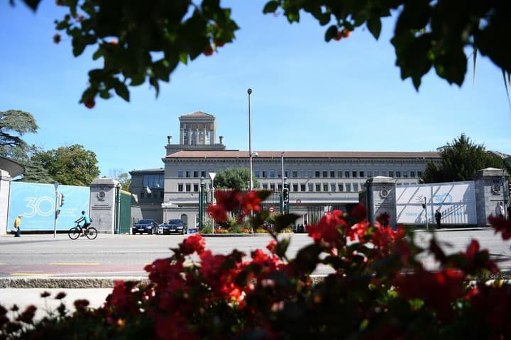 WTO ปรับเพิ่มคาดการณ์ 'การค้าโลก' ปี 2025 โต 2.4%