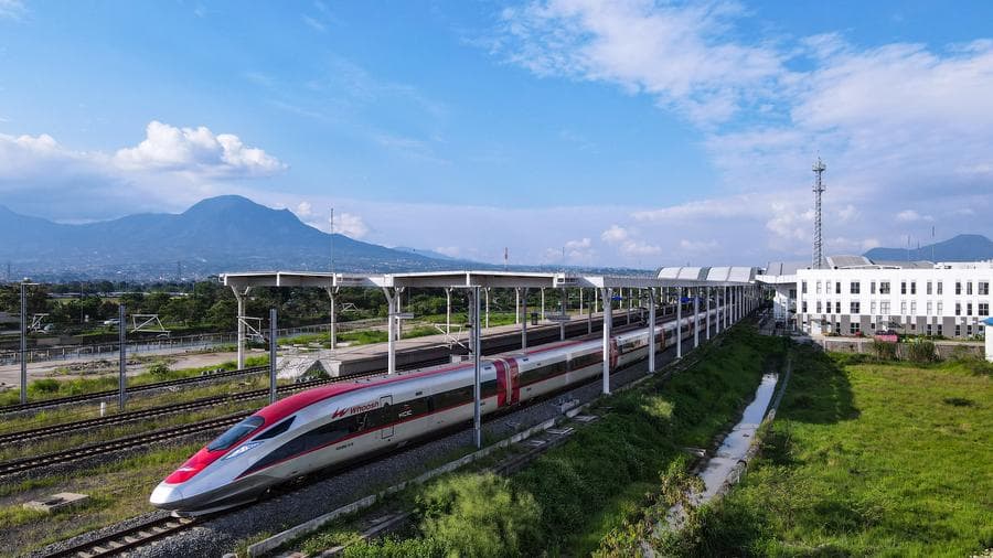 จีนพร้อมร่วมมืออินโดฯ ต่อเนื่อง เพื่อดำเนินงาน 'ทางรถไฟเร็วสูงจาการ์ตา-บันดุง' มีคุณภาพสูง