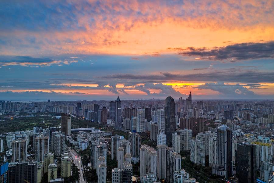 สายรุ้ง' หลังไต้ฝุ่นพัดผ่าน พาดโค้งกลางฟ้าไหหลำ