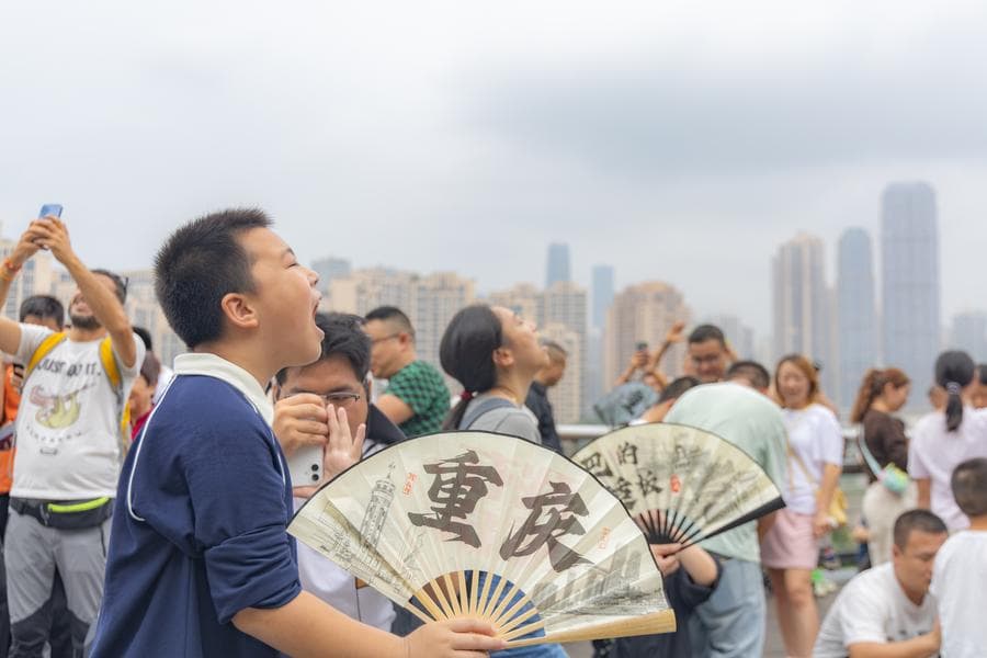 นักท่องเที่ยวแห่เยือน 'ฉงชิ่ง' ช่วงหยุดยาววันชาติจีน