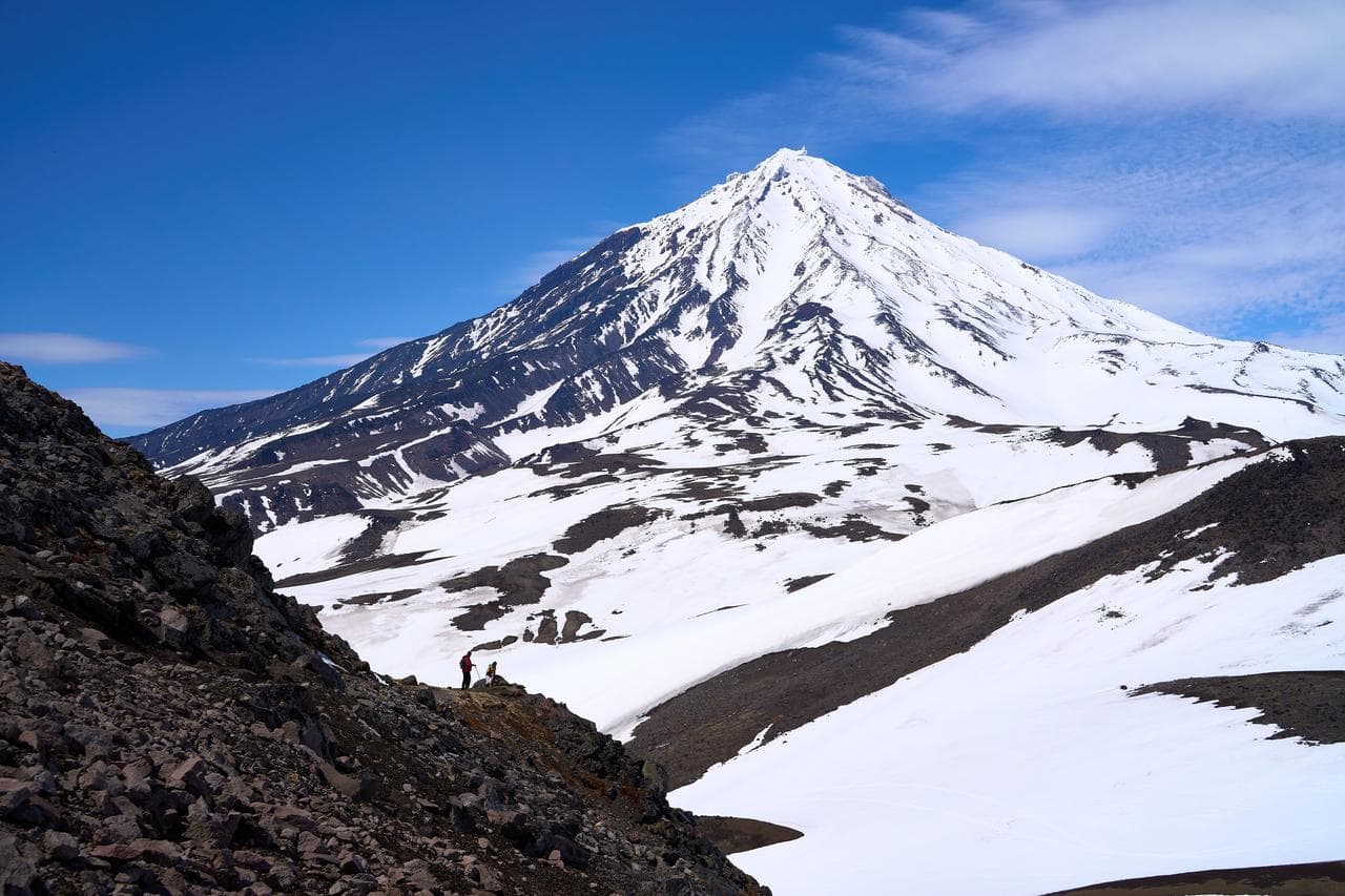 3 นักปีนเขา พลัดตกภูเขาไฟในรัสเซีย ดับแล้ว 1 เจ็บสาหัส 1