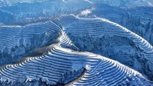 หิมะห่มที่ราบสูงดินลมหอบ งดงามดังภาพวาดในส่านซี