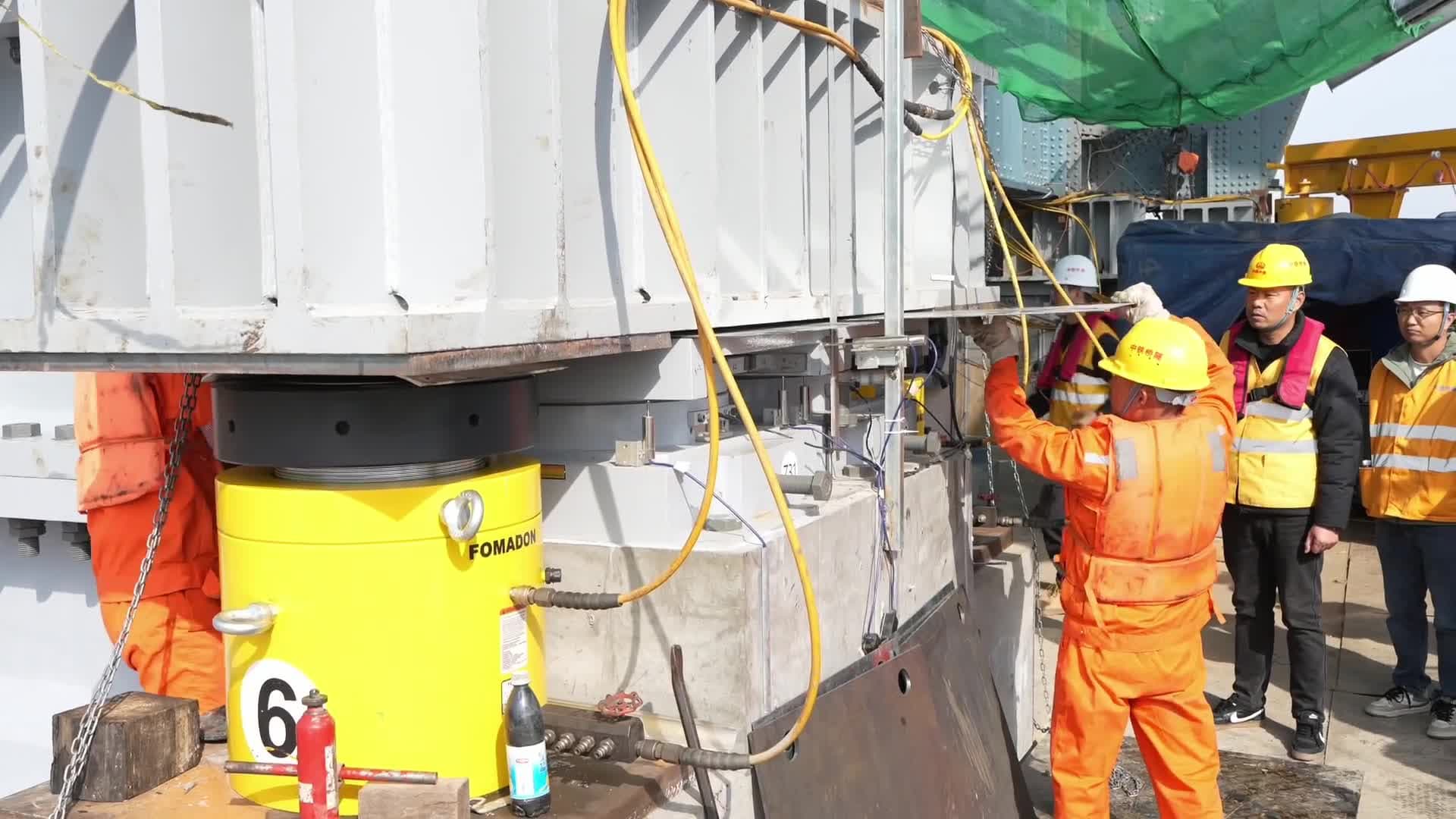 หนานจิงเปลี่ยน 'แบริ่งสะพานข้ามแยงซี' แบบไม่ปิดการจราจร