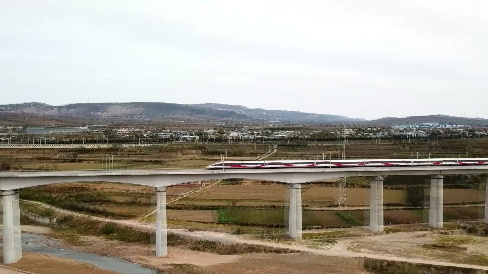 ทางรถไฟความเร็วสูงของจีน ขยายตัวทะลุ 50,000 กม.แล้ว